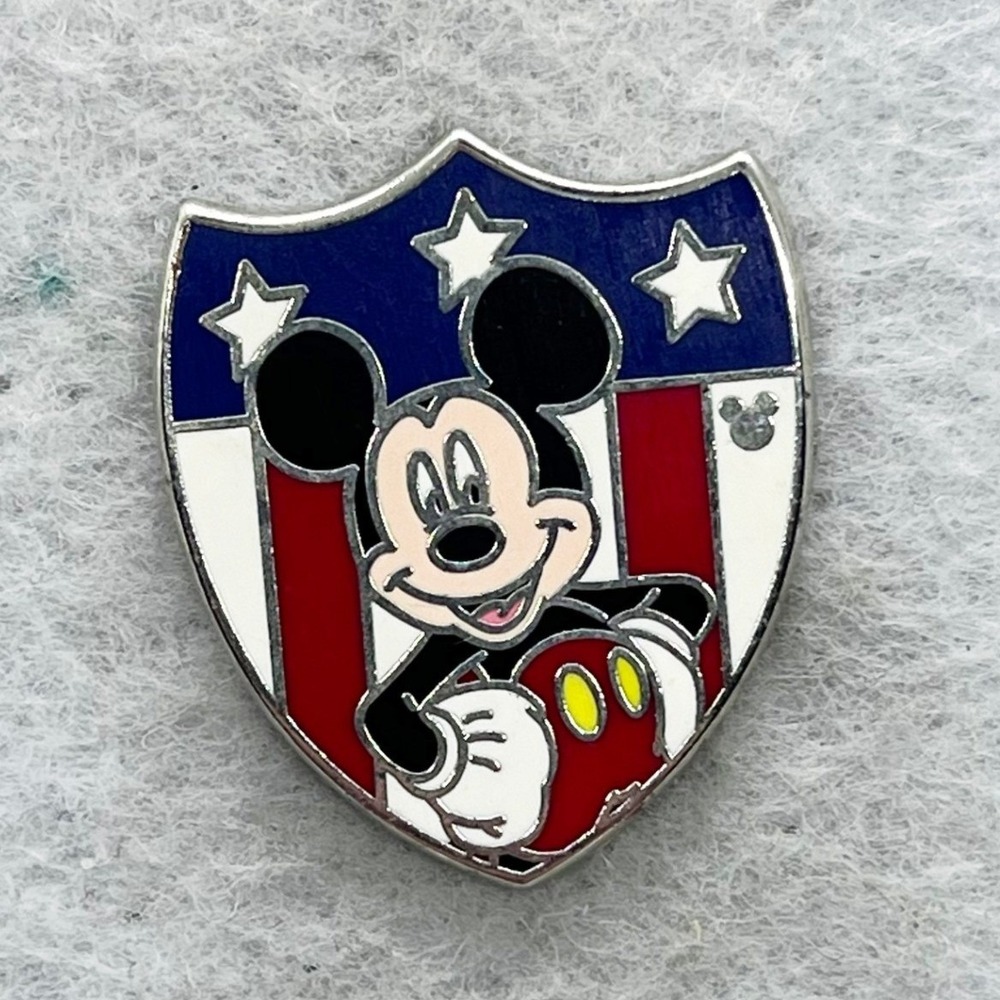 🔮 5/$25 Disney Patriotic Characters Mickey Mouse Pin